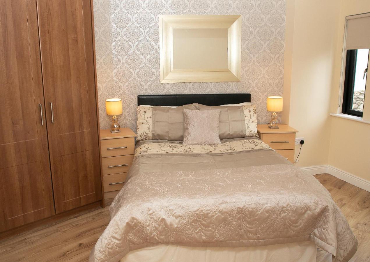 Arch House B&B & Apartments 애슬론 외부 사진