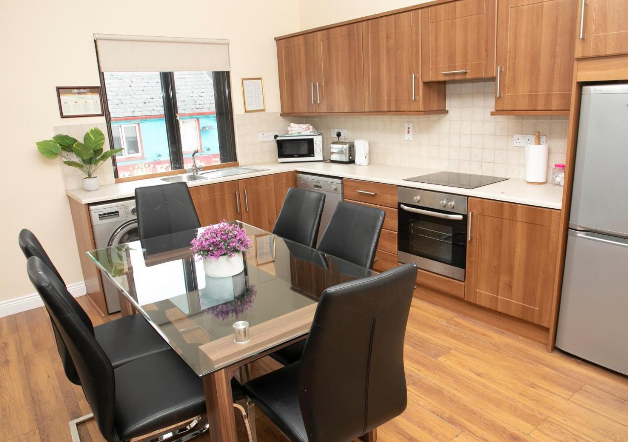 Arch House B&B & Apartments 애슬론 외부 사진