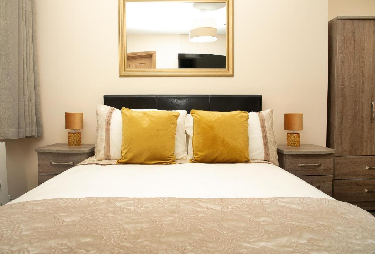 Arch House B&B & Apartments 애슬론 외부 사진