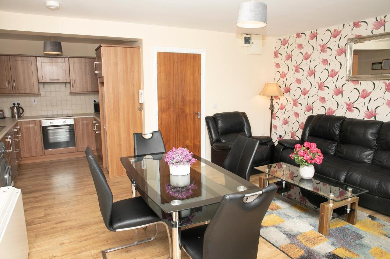 Arch House B&B & Apartments 애슬론 외부 사진